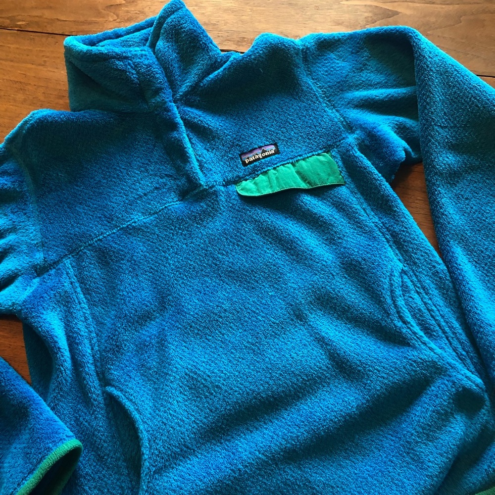 Patagonia Blue Pullover + buttons.